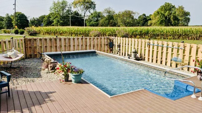 Custom pool liner installation